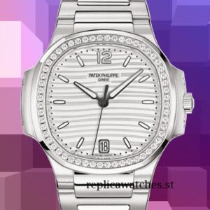 Patek Philippe Nautilus 9mm 7118/1200A-010 Ladies Fold over clasp