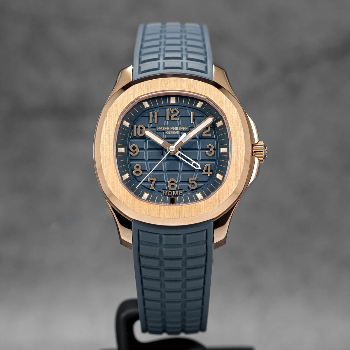 Patek Philippe Aquanaut 5269R-001 Blue Dial 38.8 mm - Image 2