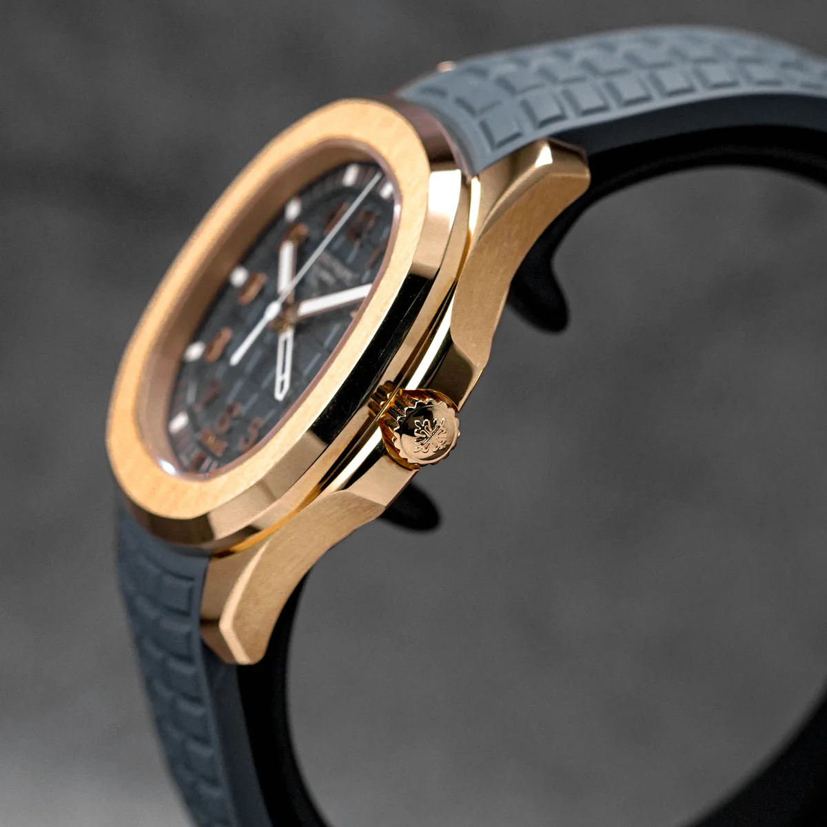 Patek Philippe Aquanaut 5269R-001 Blue Dial 38.8 mm - Image 3