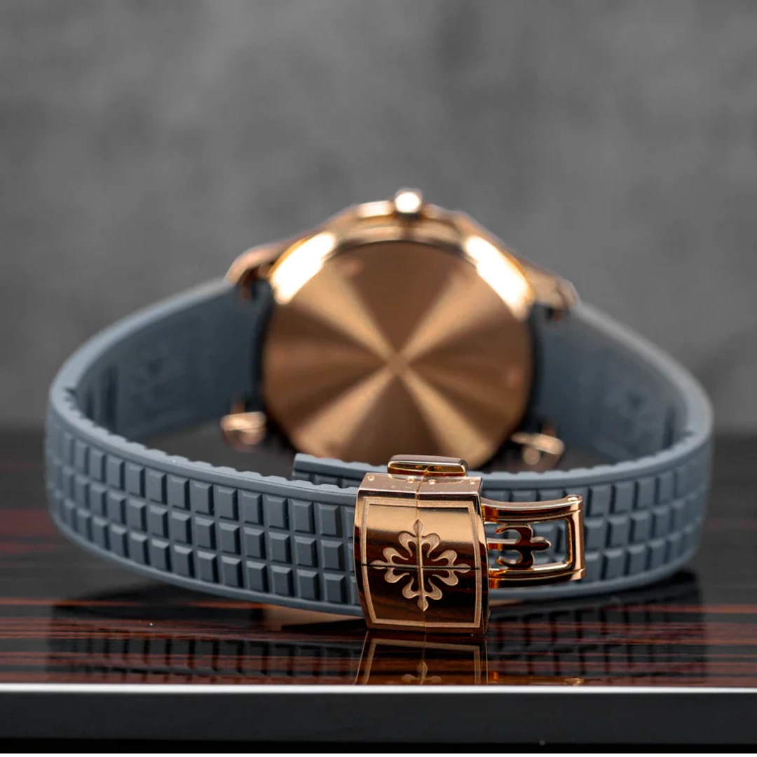 Patek Philippe Aquanaut 5269R-001 Blue Dial 38.8 mm - Image 6
