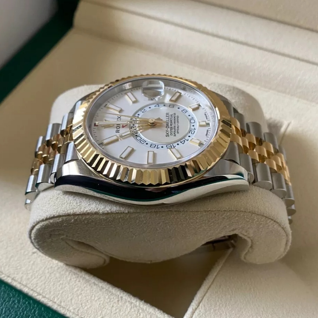 Rolex Sky-Dweller 336933-0006 White Dial Jubilee Bracelet 42mm - Image 3